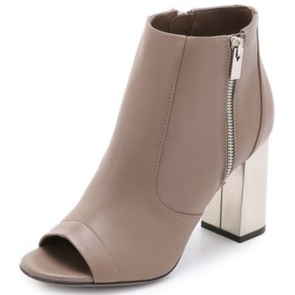 Vince tan / taupe / clay leather ankle boots / booties with chunky heel open toe